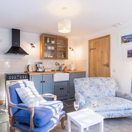 Bijou Coastal Apartment In Polperro With Onsite Parking Exteriör bild