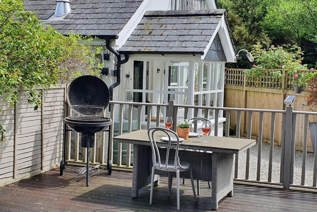 Bijou Coastal Apartment In Polperro With Hot Tub Onsite Parking Downhill Walk To Village Exteriör bild