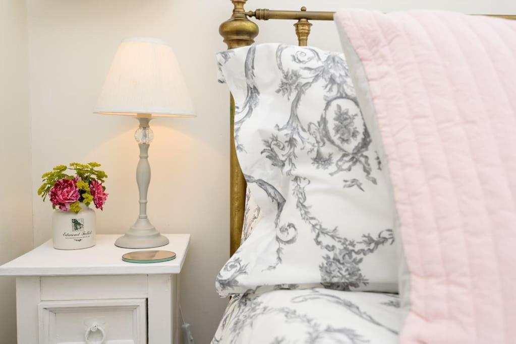 Bijou Coastal Apartment In Polperro With Hot Tub Onsite Parking Downhill Walk To Village Exteriör bild