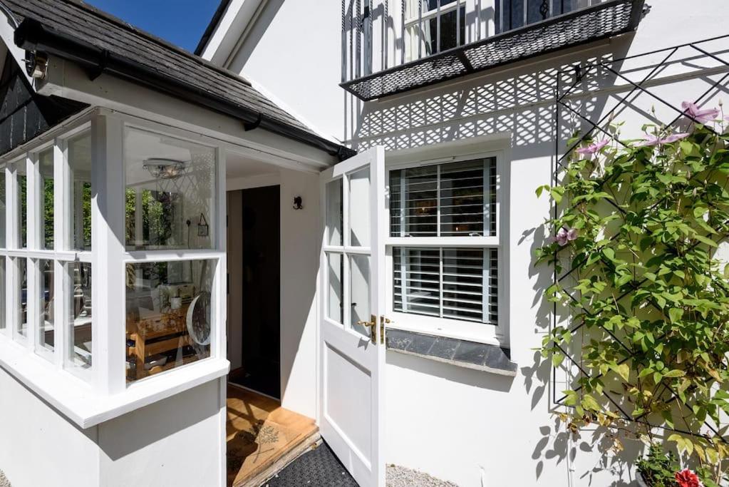Bijou Coastal Apartment In Polperro With Hot Tub Onsite Parking Downhill Walk To Village Exteriör bild