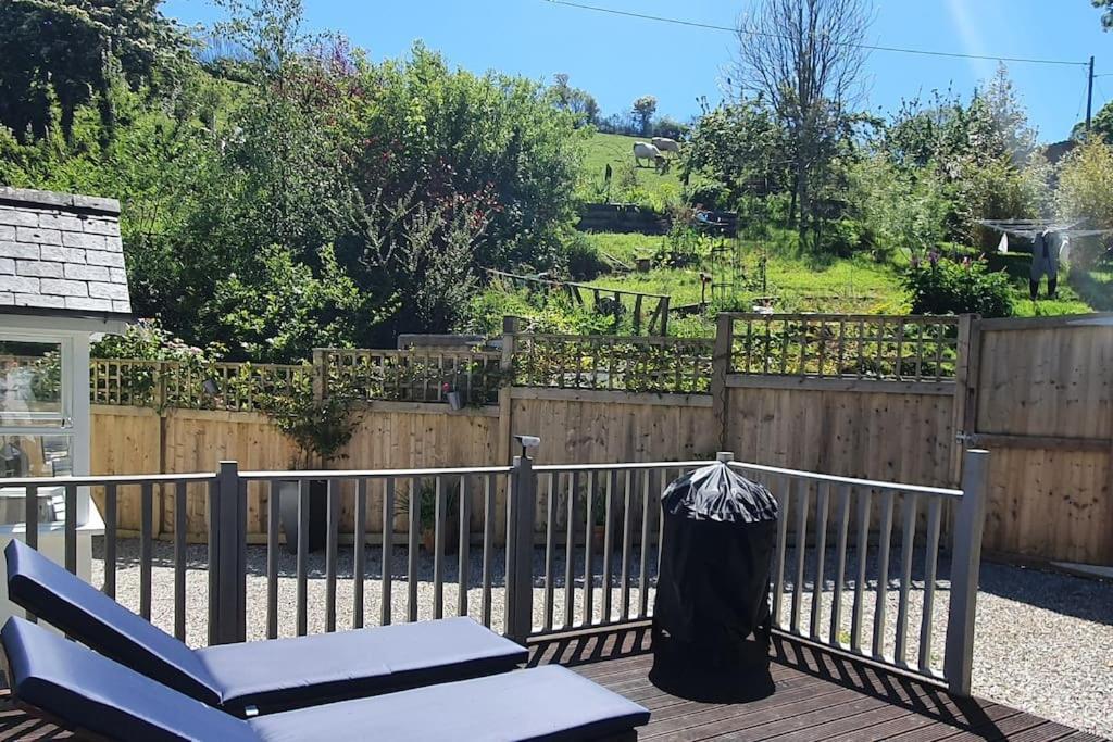 Bijou Coastal Apartment In Polperro With Hot Tub Onsite Parking Downhill Walk To Village Exteriör bild