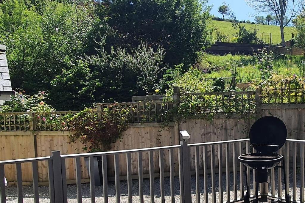 Bijou Coastal Apartment In Polperro With Hot Tub Onsite Parking Downhill Walk To Village Exteriör bild