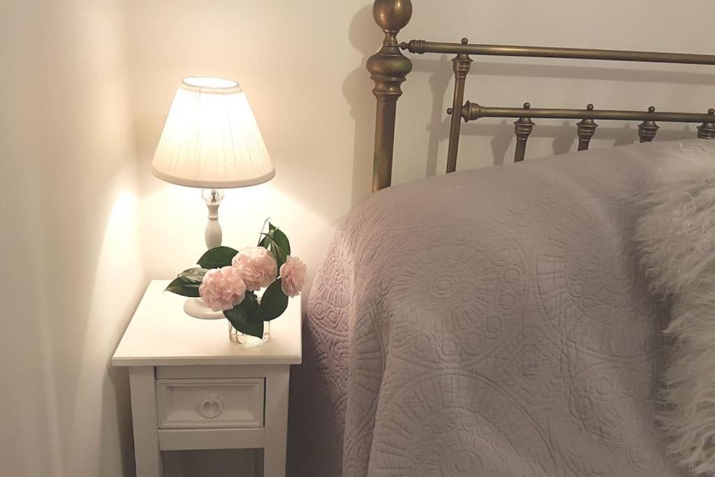 Bijou Coastal Apartment In Polperro With Hot Tub Onsite Parking Downhill Walk To Village Exteriör bild