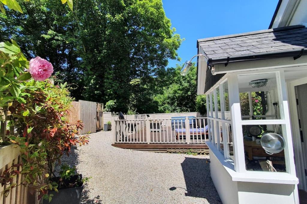 Bijou Coastal Apartment In Polperro With Hot Tub Onsite Parking Downhill Walk To Village Exteriör bild