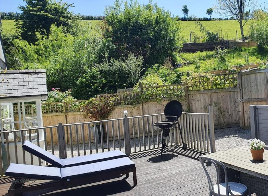 Bijou Coastal Apartment In Polperro With Hot Tub Onsite Parking Downhill Walk To Village Exteriör bild