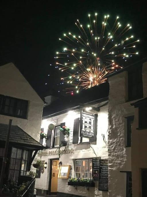Bijou Coastal Apartment In Polperro With Hot Tub Onsite Parking Downhill Walk To Village Exteriör bild