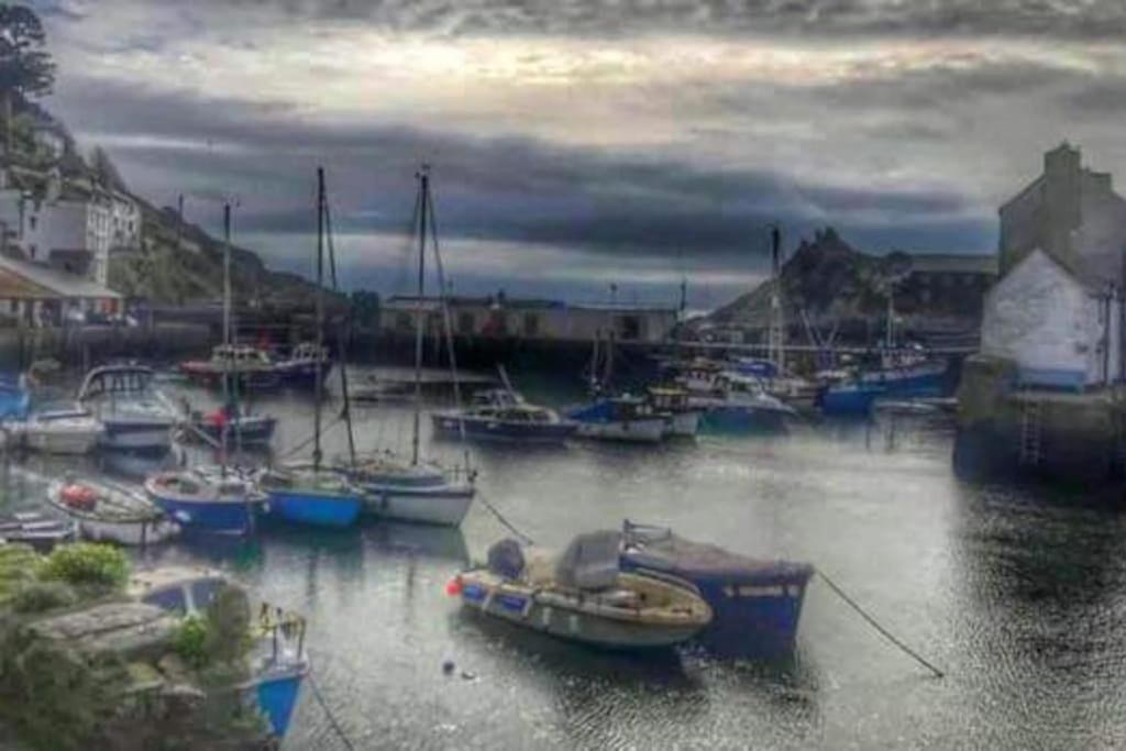 Bijou Coastal Apartment In Polperro With Hot Tub Onsite Parking Downhill Walk To Village Exteriör bild