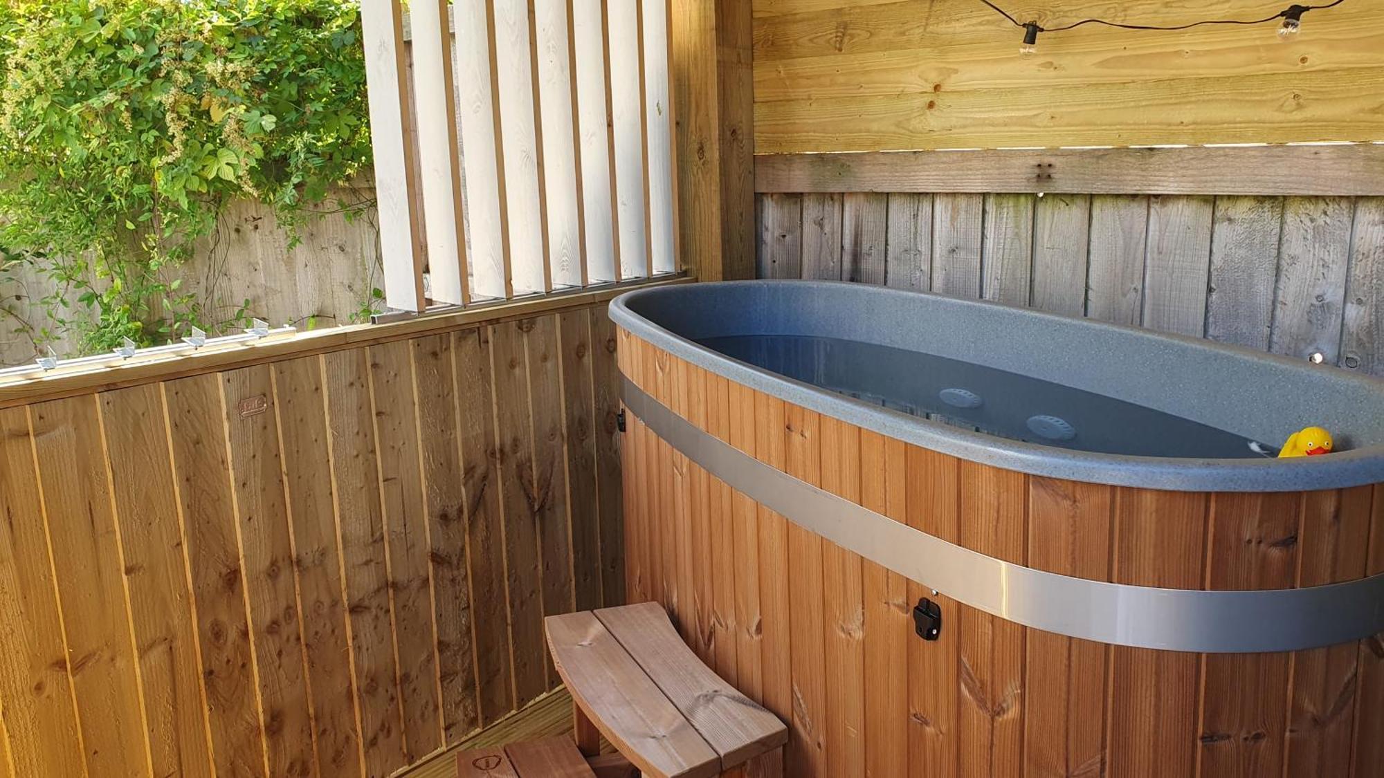 Bijou Coastal Apartment In Polperro With Hot Tub Onsite Parking Downhill Walk To Village Exteriör bild
